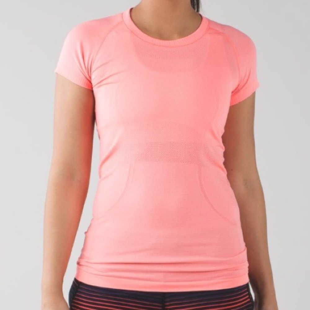 Short Sleeve Lululemon Swiftly Tech Shirt - Picture 3 of 7